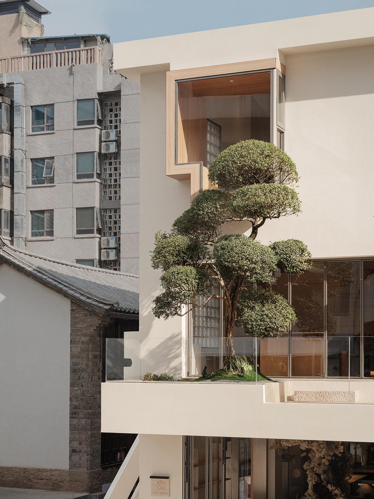 Aurora Design sculpts a façade resembling