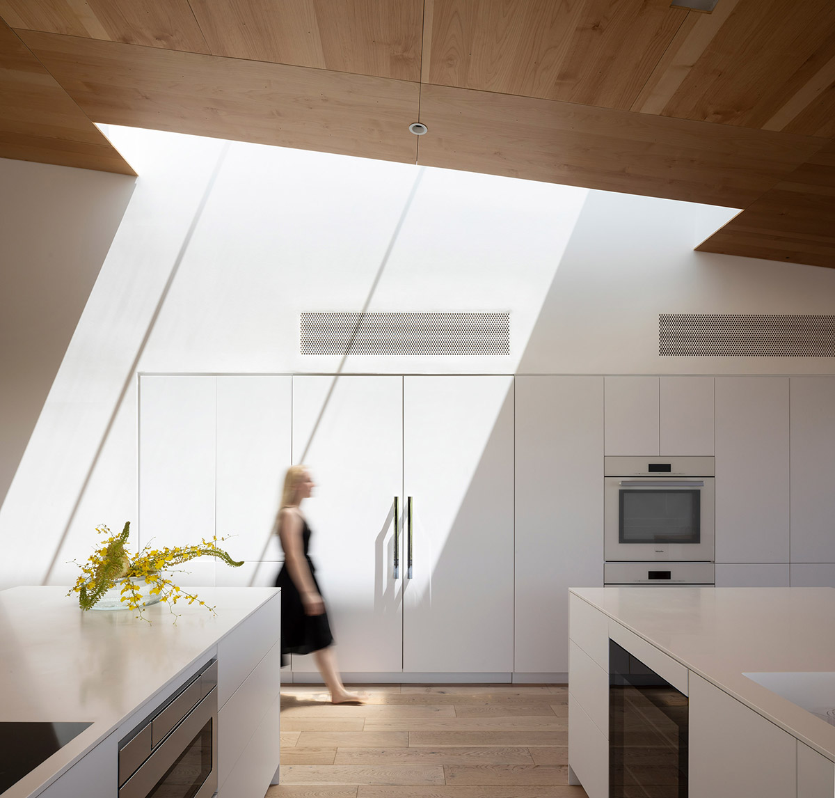 HK Associates Inc frames desert oasis with Ventana House featuring geometric protrudings in Tucson