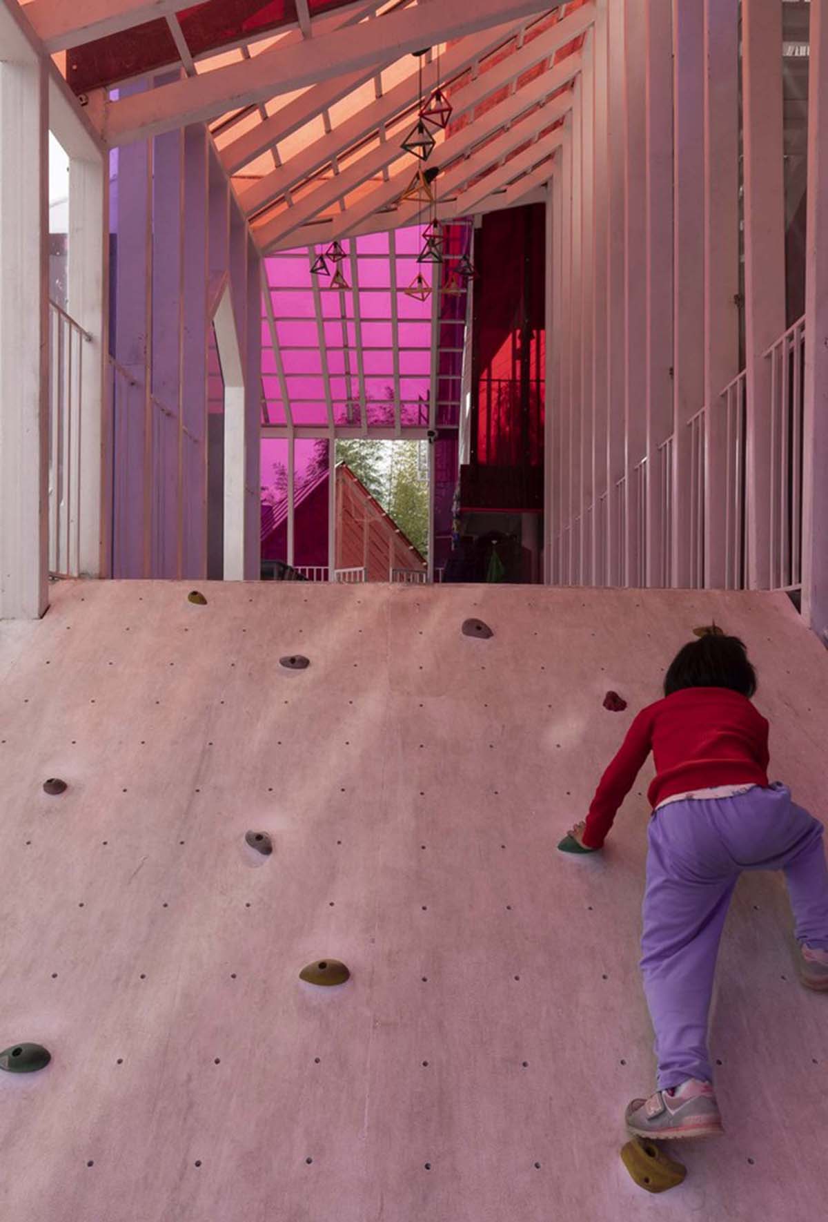This colourful cottage-like primary school acts as a miniature mountain village in Hangzhou