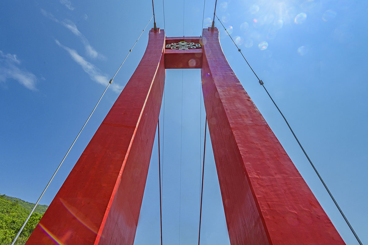UAD completes world's longest suspension glass bridge in China