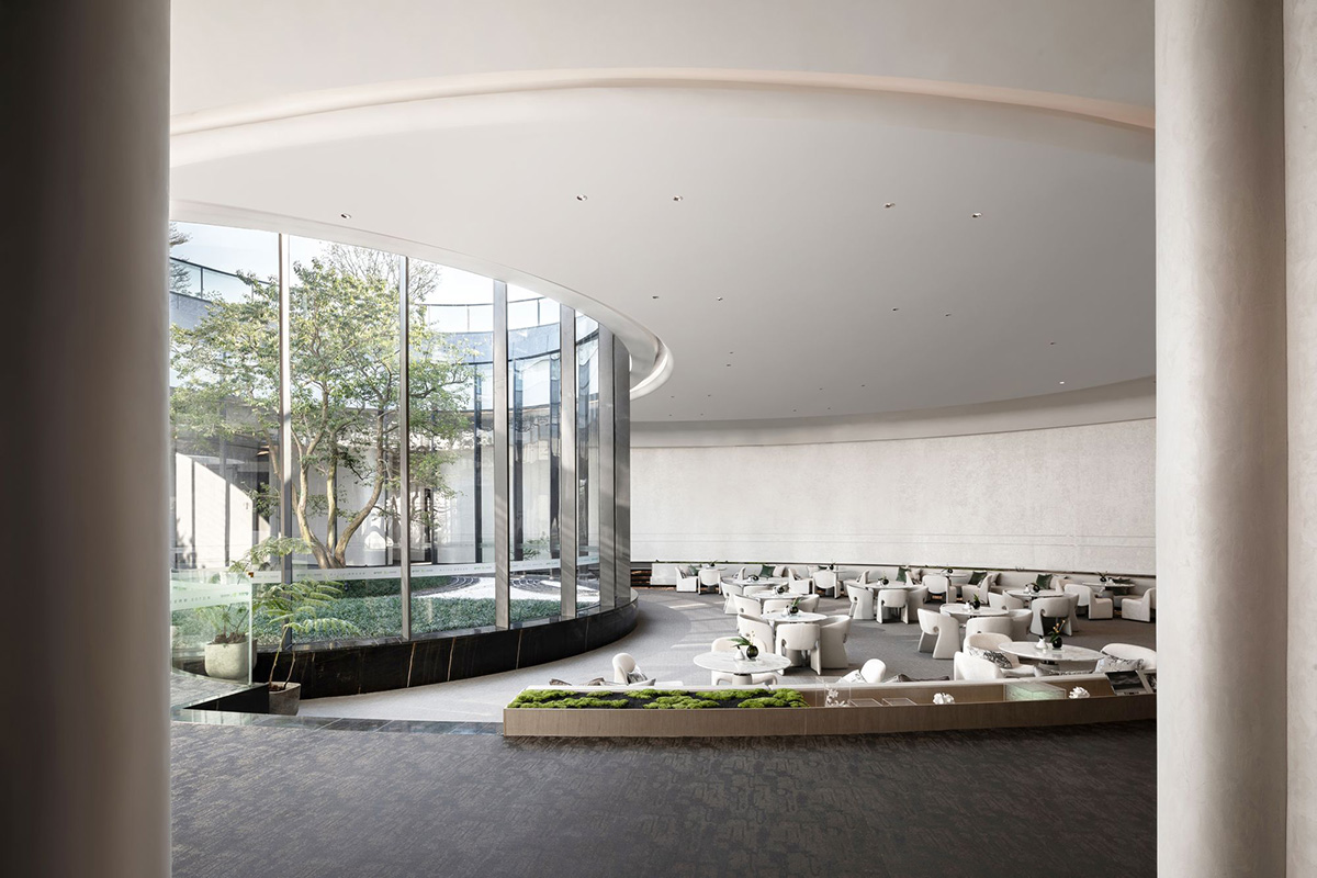 Qiran Design Group completes pavilion with fusion of nature and curved geometries in Foshan, China