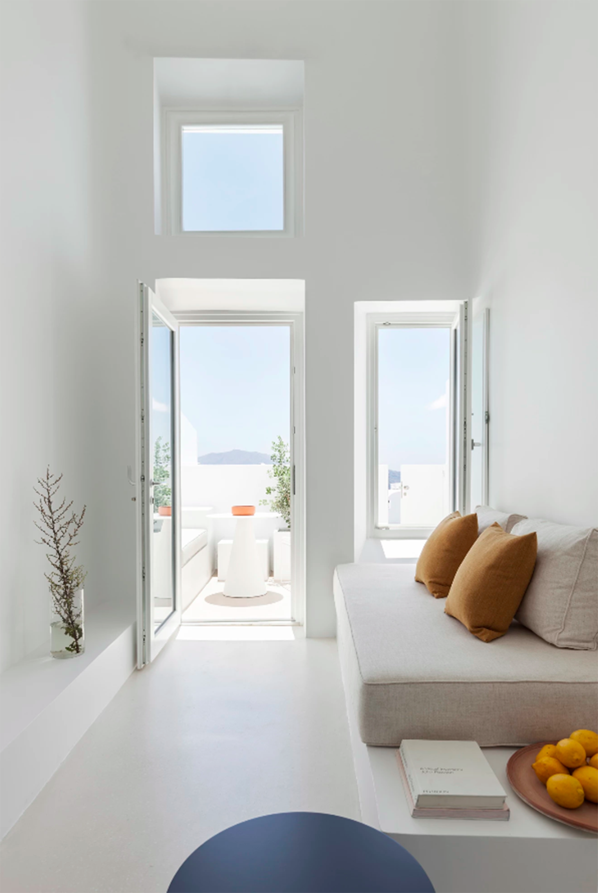 Kapsimalis Architects' Summer Residence in Santorini presents exploration of amorphous curves