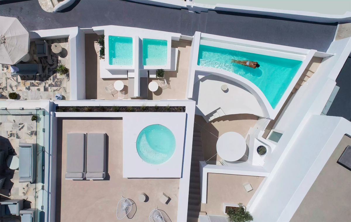 Kapsimalis Architects' Summer Residence in Santorini presents exploration of amorphous curves