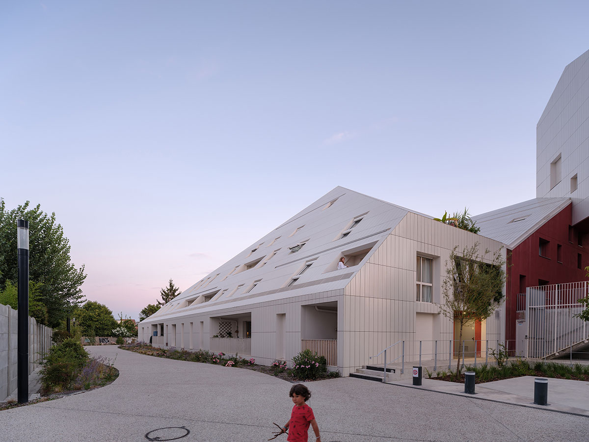 MVRDV completes Ilot Queyries residential complex in Bordeaux