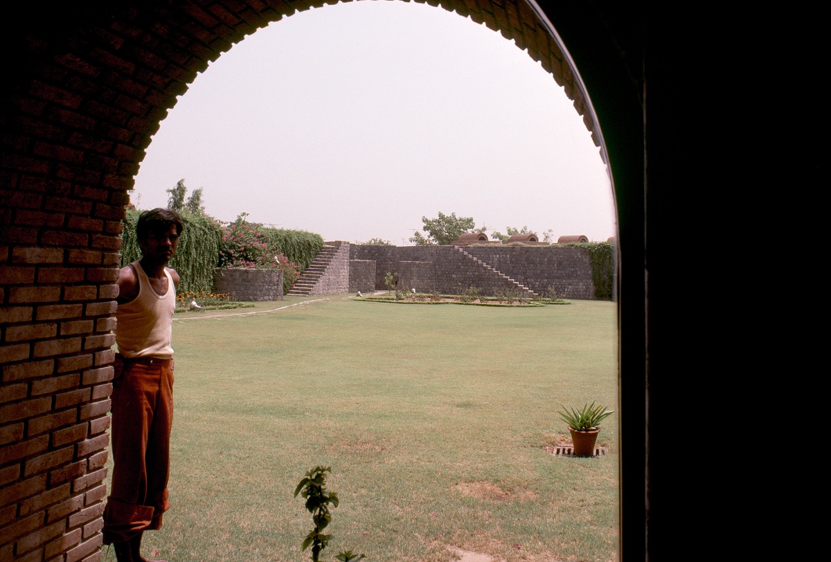 A Brick Sculpture To Work In: Satish Gujral-Designed Embassy of Belgium, New Delhi