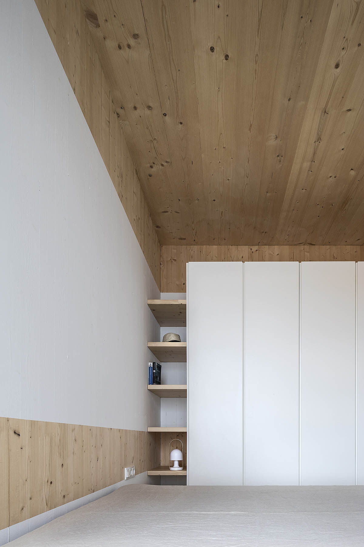 Marià Castelló Architecture designs fragmented all-white family house on the island of Ibiza