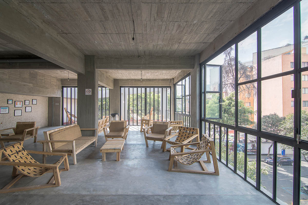 Francisco Pardo Arquitecto converts old auto-parts warehouse into a vibrant local market in Mexico