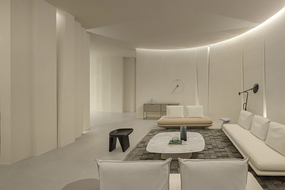 HAS Design and Research imagines a furniture showroom like a “snow landscape” in China