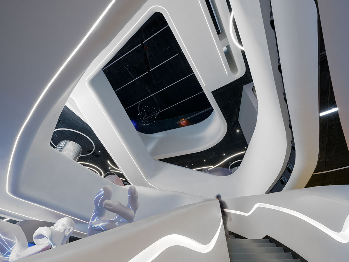 A spaceship-like science and technology museum by Zaha Hadid Architects opens in Shenzhen