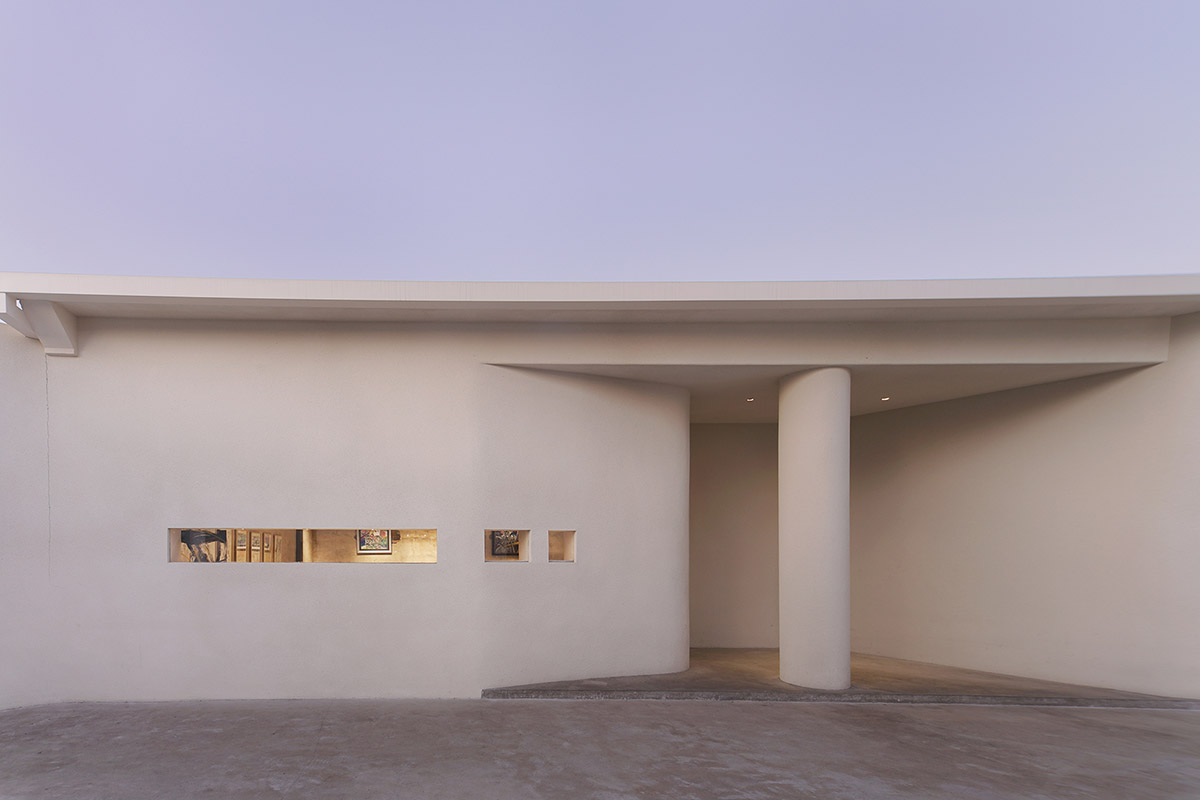 TRI-ORANGE DESIGN converts old industrial building into a photography studio in China 