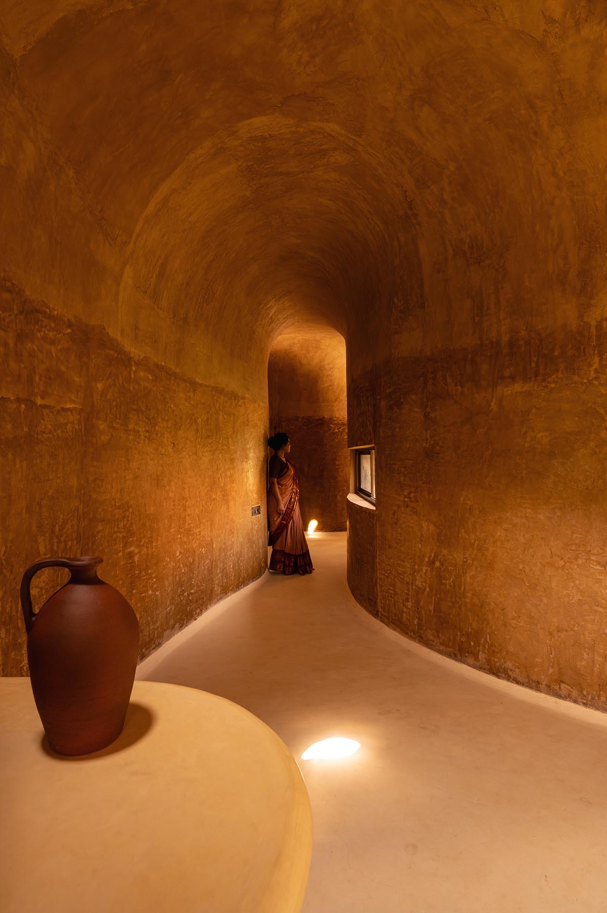 Cave-like farmhouse by Earthscape Studio provokes 