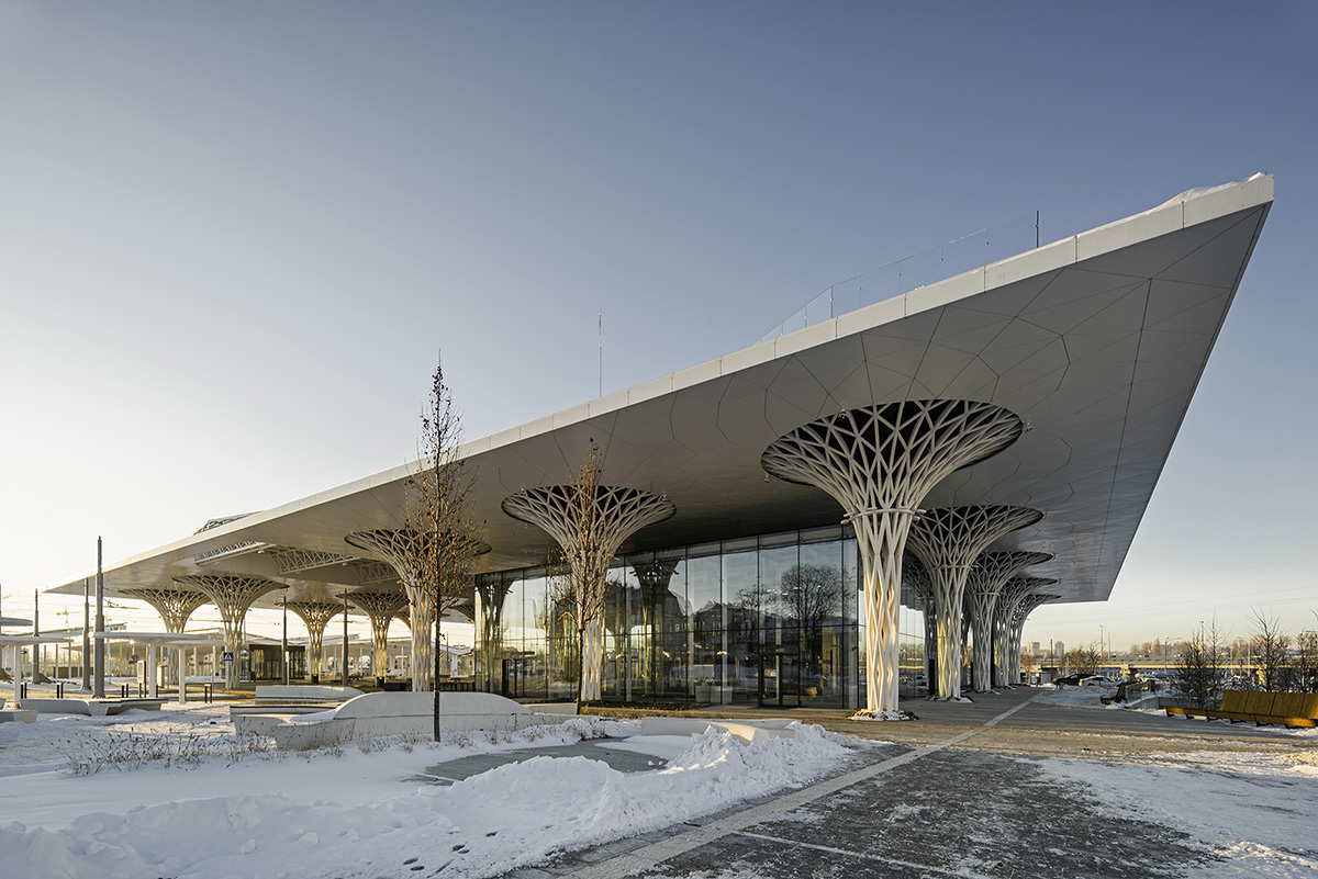 Organic tree-like columns are combined with linear canopy for Metropolitan Station in Lublin 
