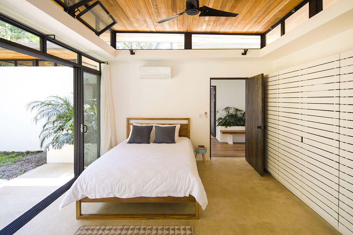 Studio Saxe’s new boutique hotel and yoga studio get lost in tropical landscape of Costa Rica