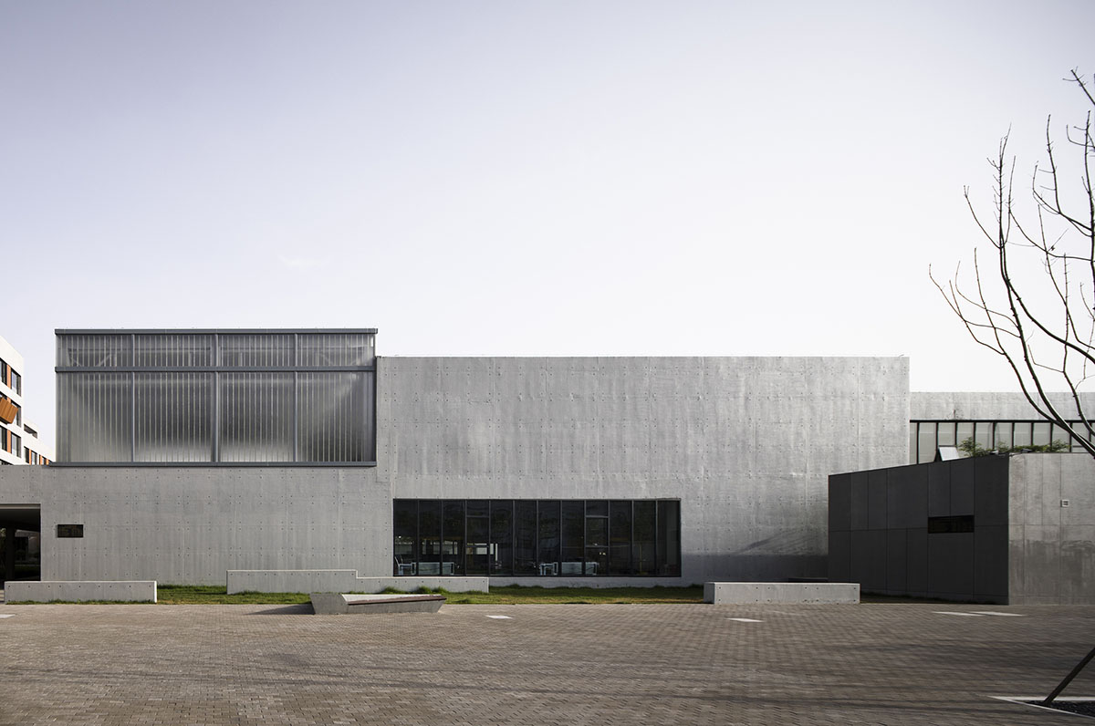 y.ad studio completes production center for clothing industry in Cangzhou, China