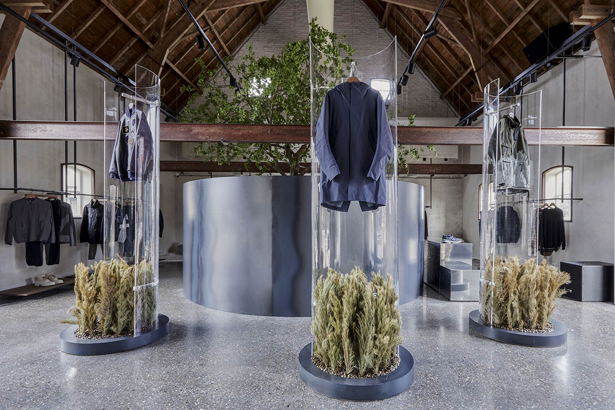 Barde vanVoltt creates retail store interiors like a Japanese zen garden in Nistelrode