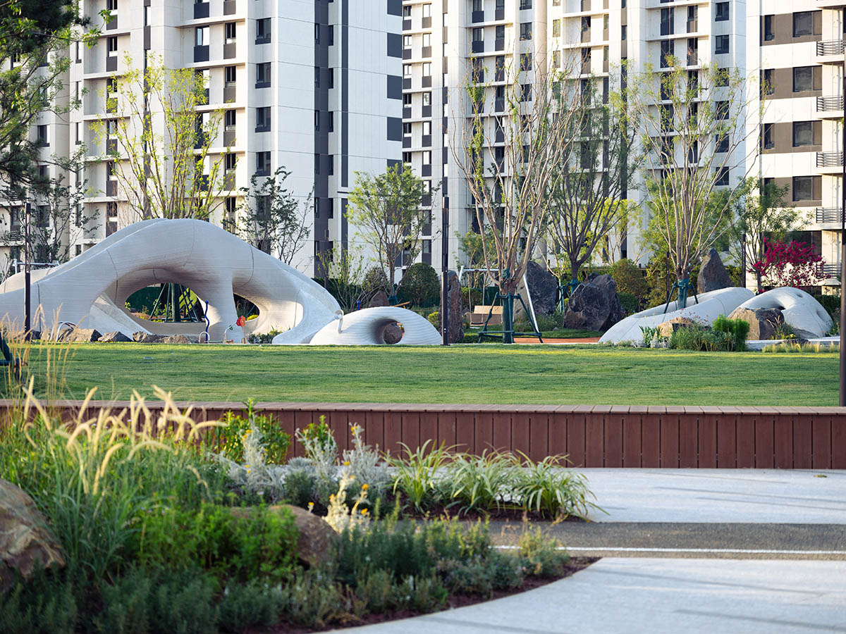 XISUI Design creates a 3D concrete-printed playground in China