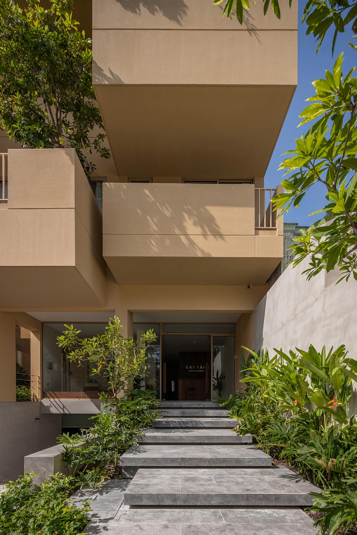 TAA DESIGN built hotel made of 
