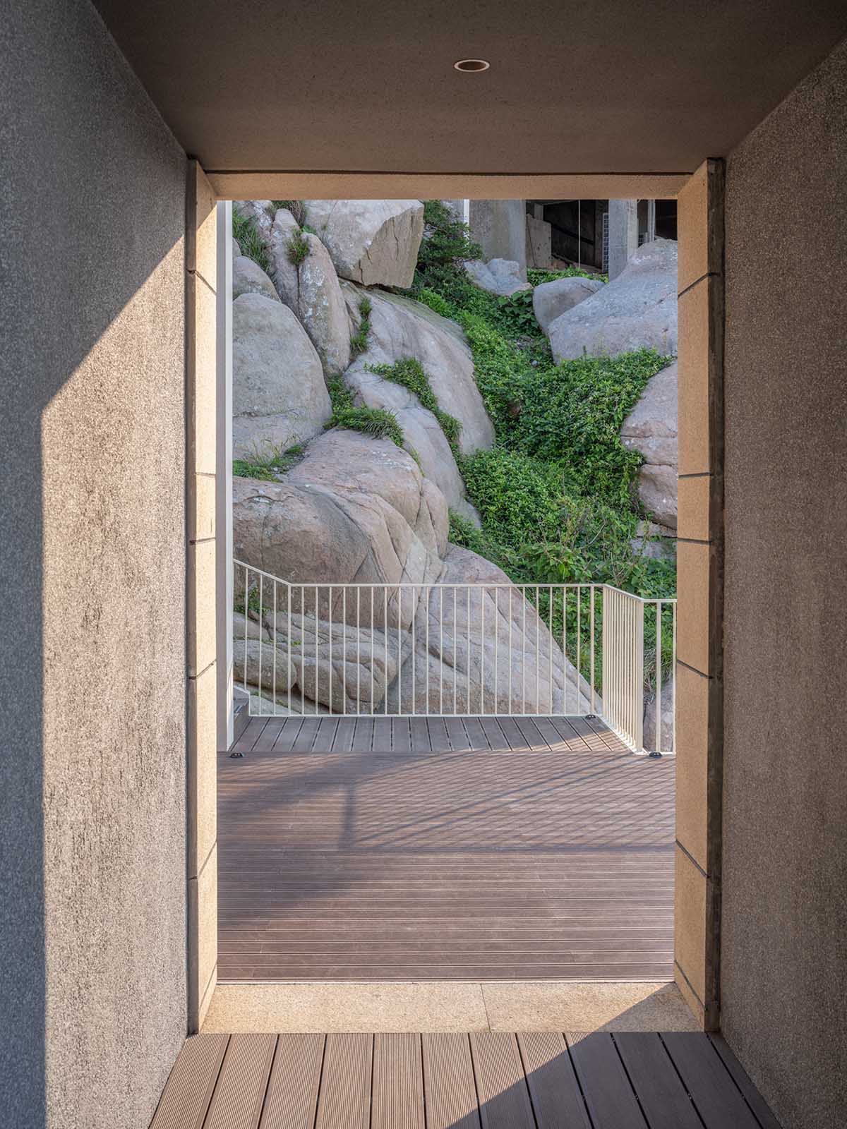 The Lighthouse Hotel reinterprets traditional fishing village settlements on a steep reef in Zhoushan