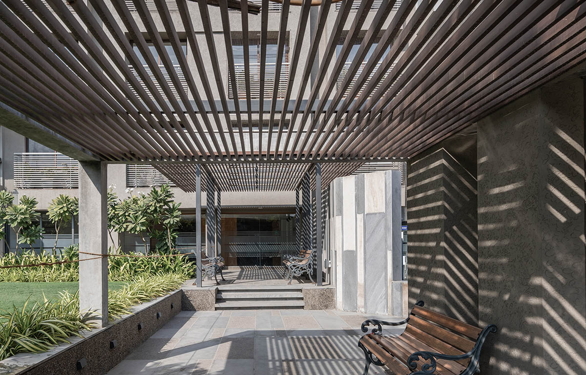 UA Lab creates concrete shell for community space in Ahmedabad