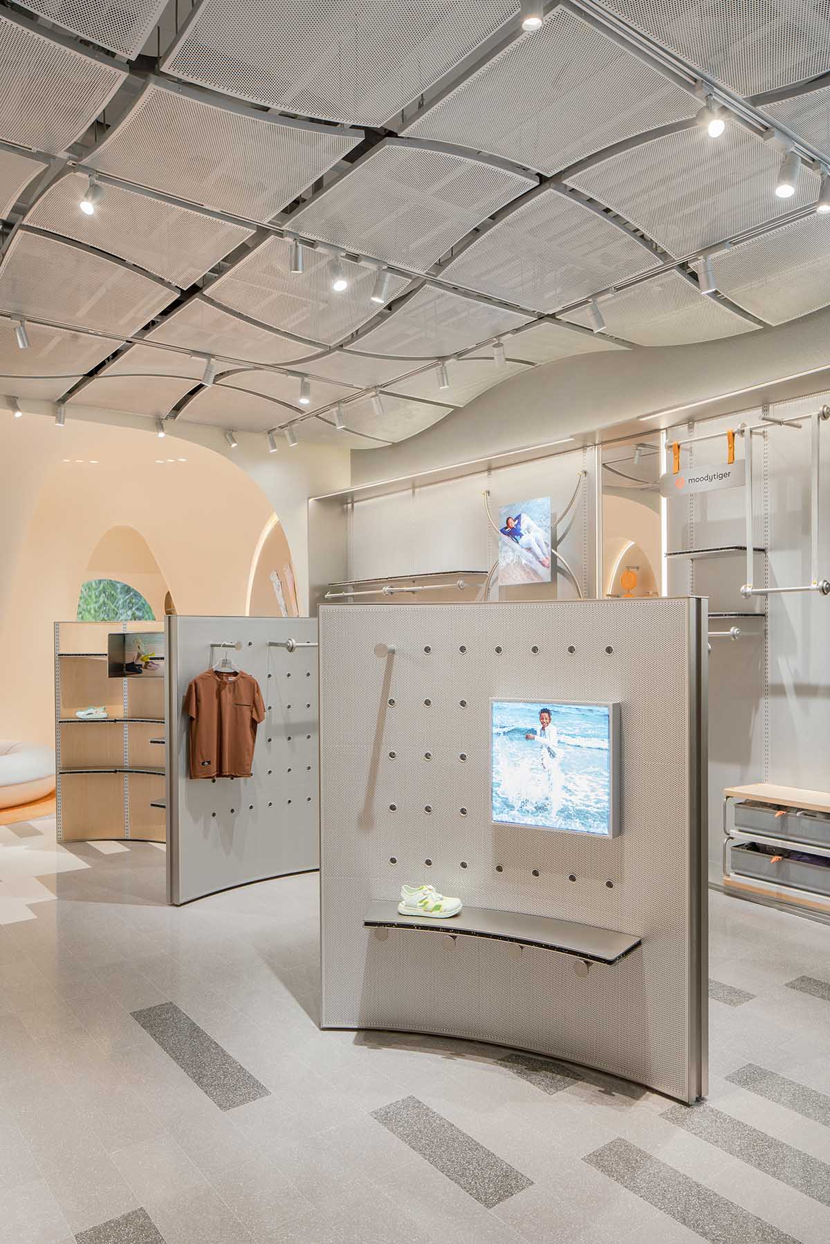 Sò Studio merges educational games with spatial design for a sports brand in Shanghai 