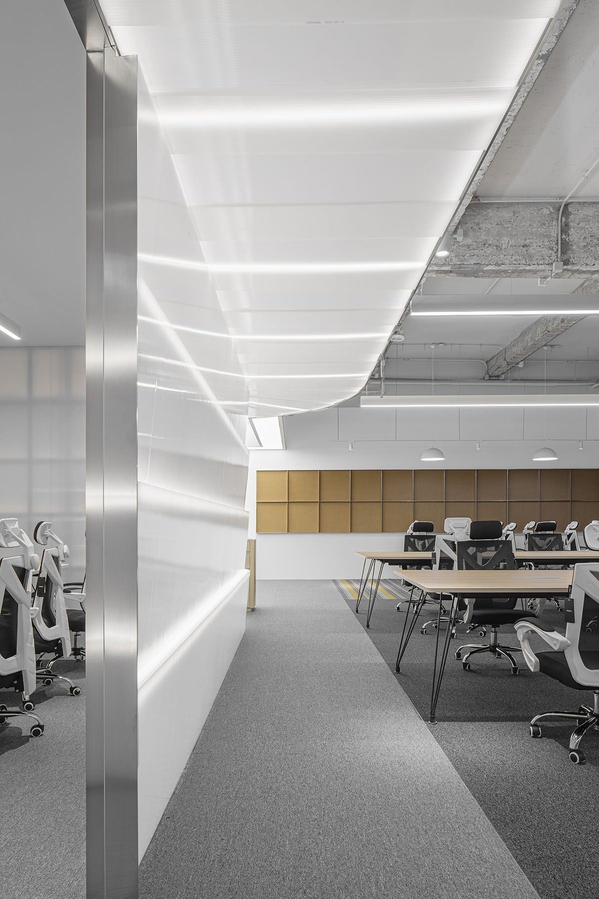 爆買い AtelierTree wraps white with Office Garden White Cyber その他
