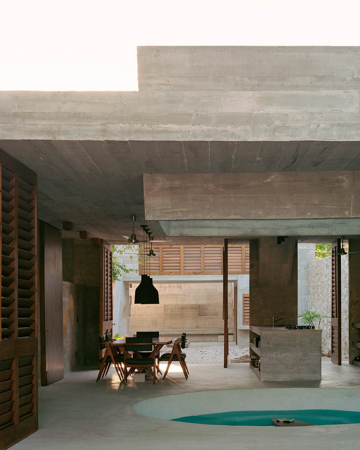 Ludwig Godefroy Architecture designs tropicalized Casa Mérida that references to Mayan antic culture