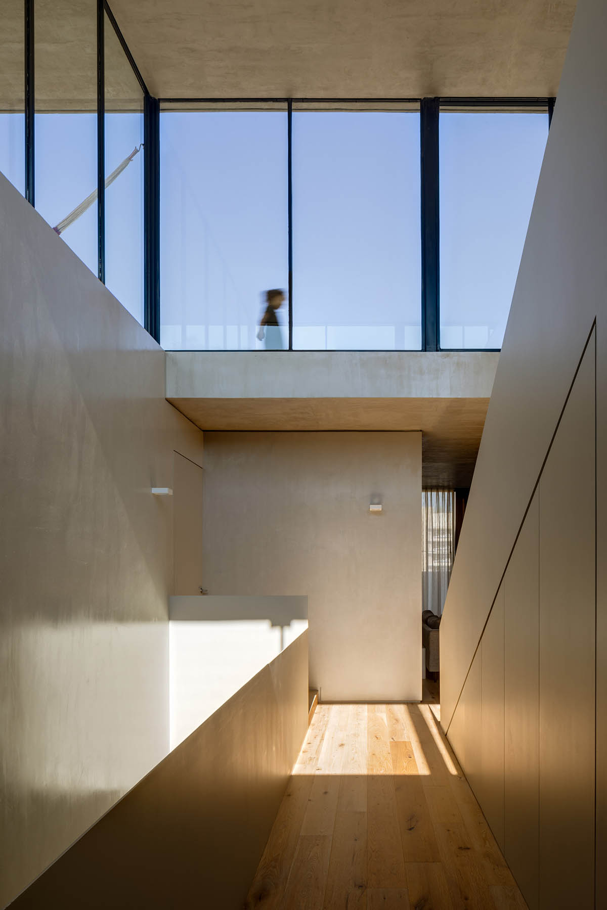 PPAA Arquitectos built compact concrete house with large private terrace in Mexico City