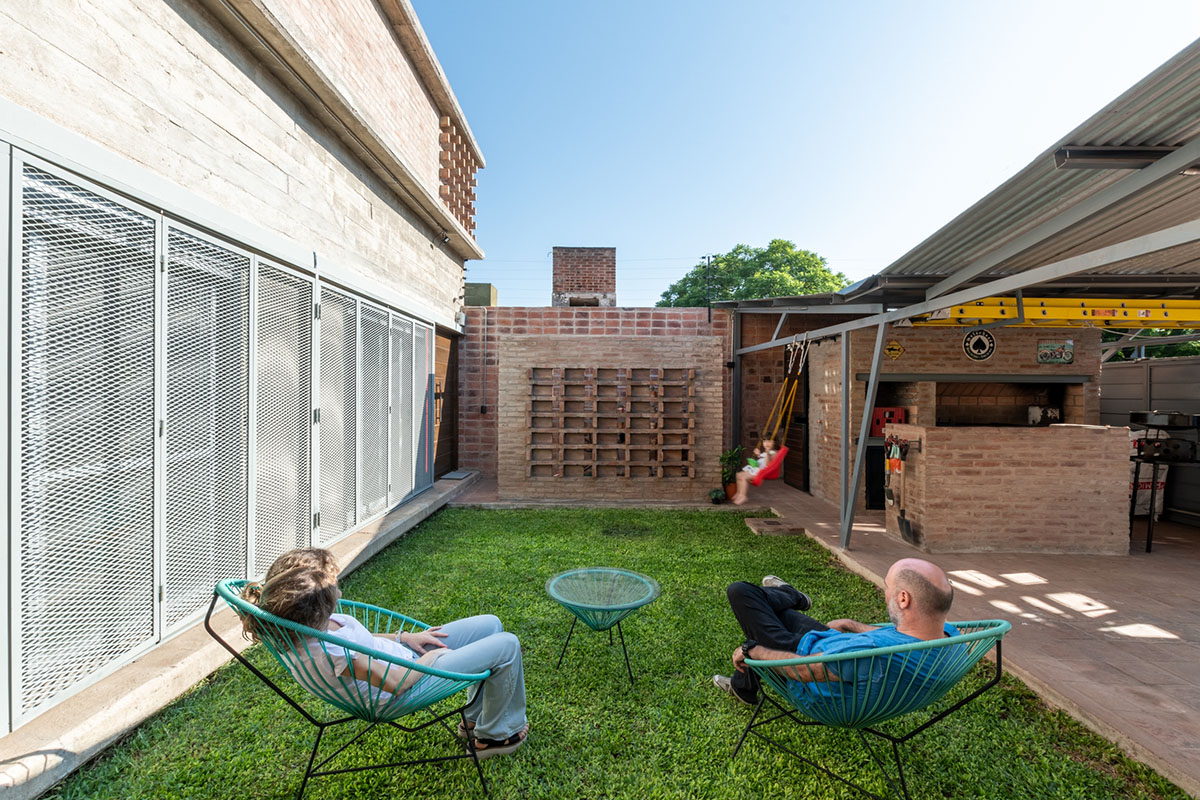 Fae + NOMADA complete residence with continuous elements and courtyards in Córdoba