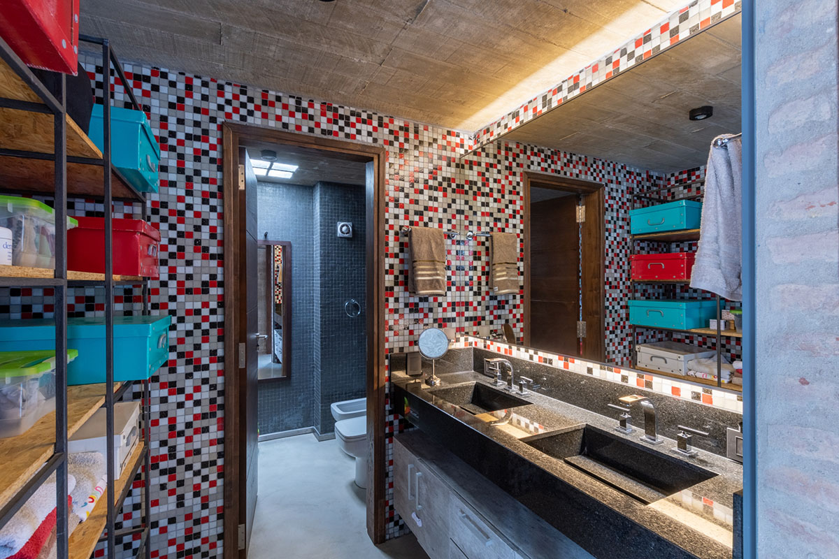 Fae + NOMADA complete residence with continuous elements and courtyards in Córdoba