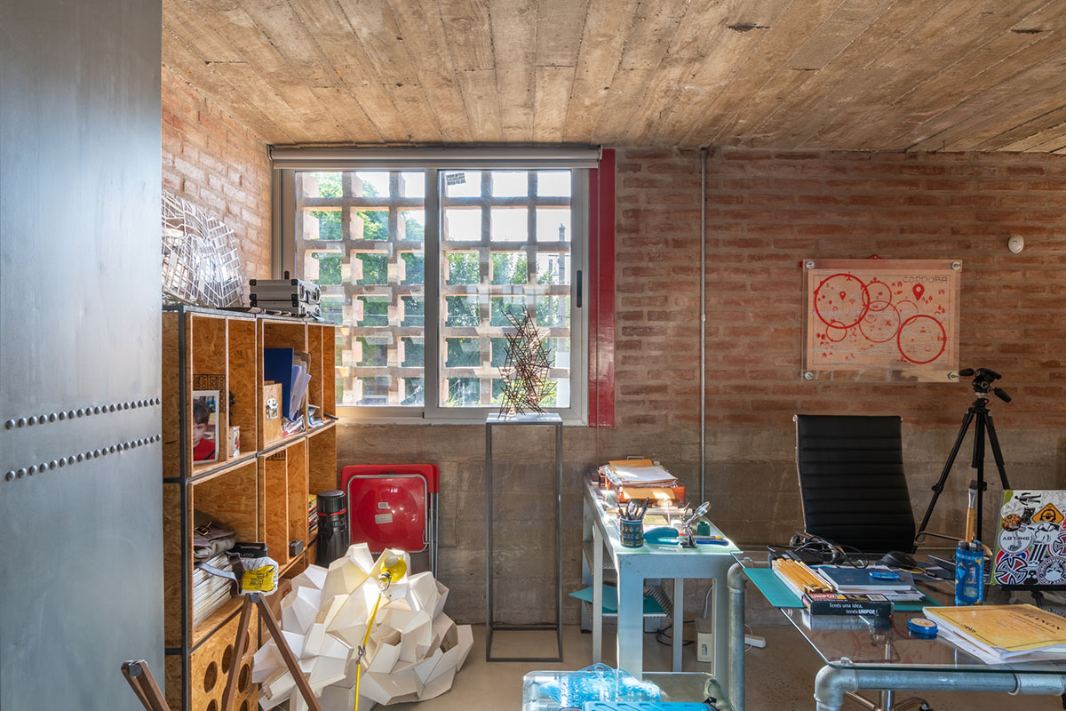 Fae + NOMADA complete residence with continuous elements and courtyards in Córdoba