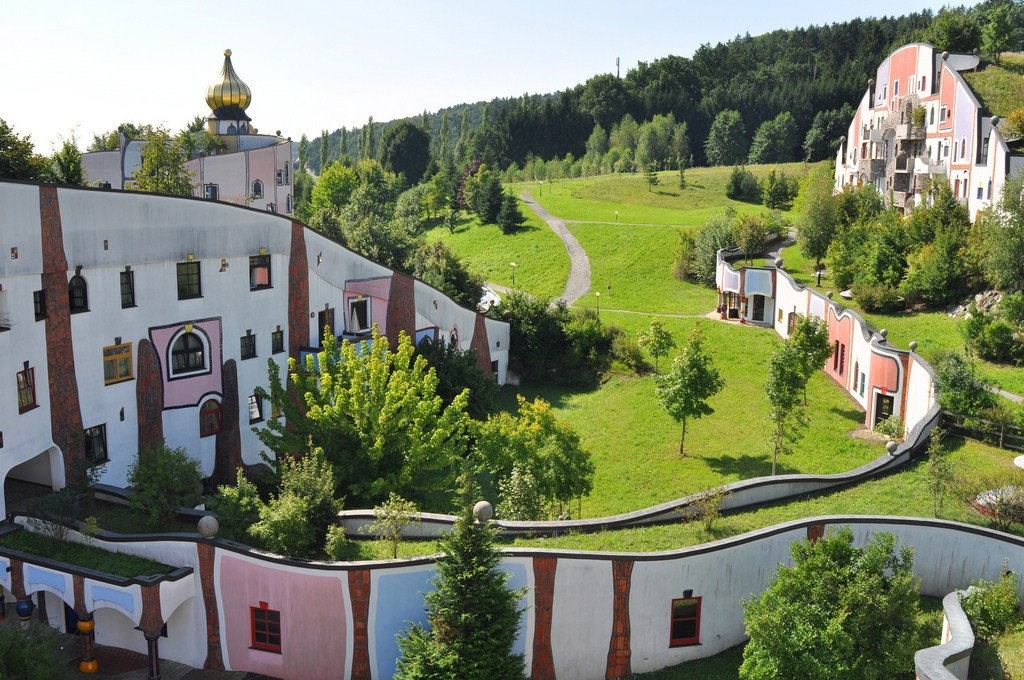 Organic Landscape of Hundertwasser Reanimated in Atelier des lumieres Paris