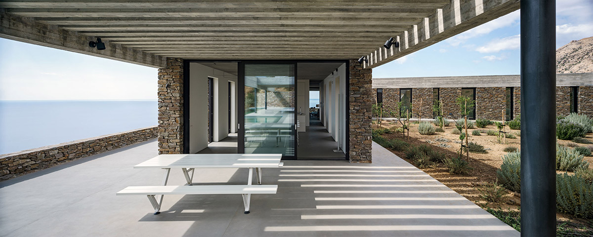 DecaACHITECTURE Completes Ring House On Top Of Deserted Landscape Of Crete