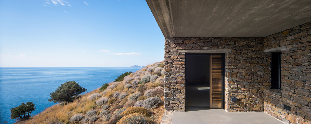 DecaACHITECTURE Completes Ring House On Top Of Deserted Landscape Of Crete
