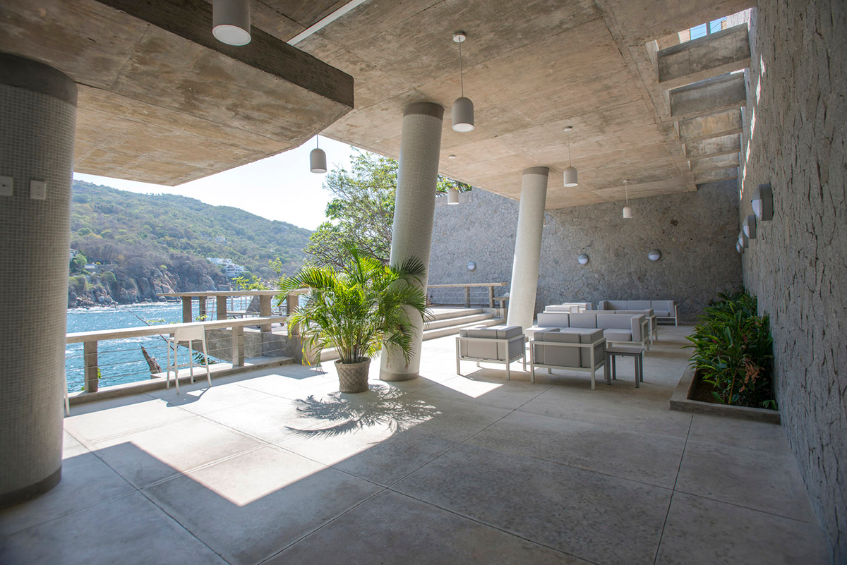 This Multi-Platformed Sea Club Perfectly Sits On A Rocky Shore Of Pacific Ocean In Acapulco