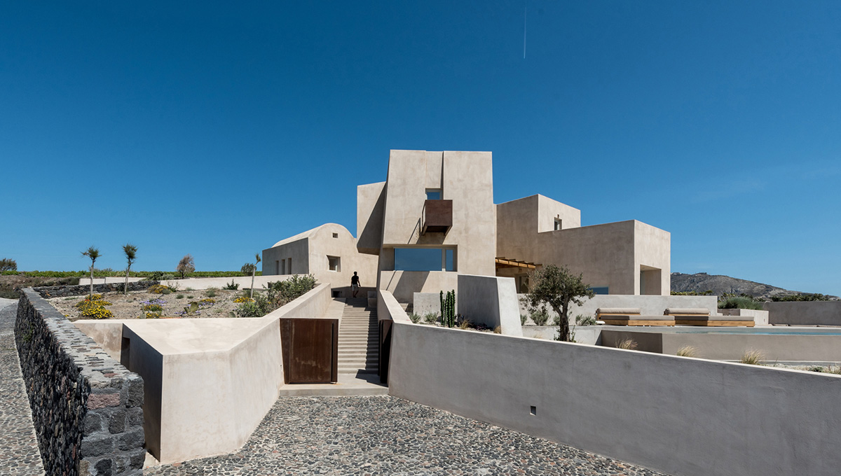 Kapsimalis Architects Completes Cave-Like Summer Residence On The Outskirts Of Pyrgos