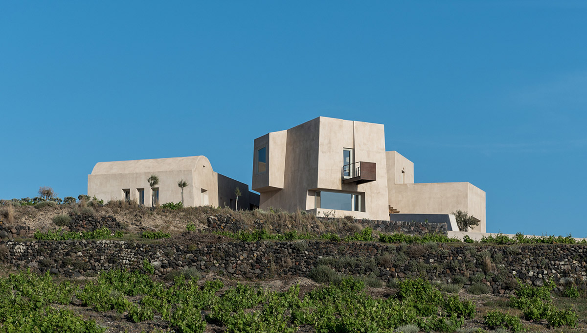 Kapsimalis Architects Completes Cave-Like Summer Residence On The Outskirts Of Pyrgos