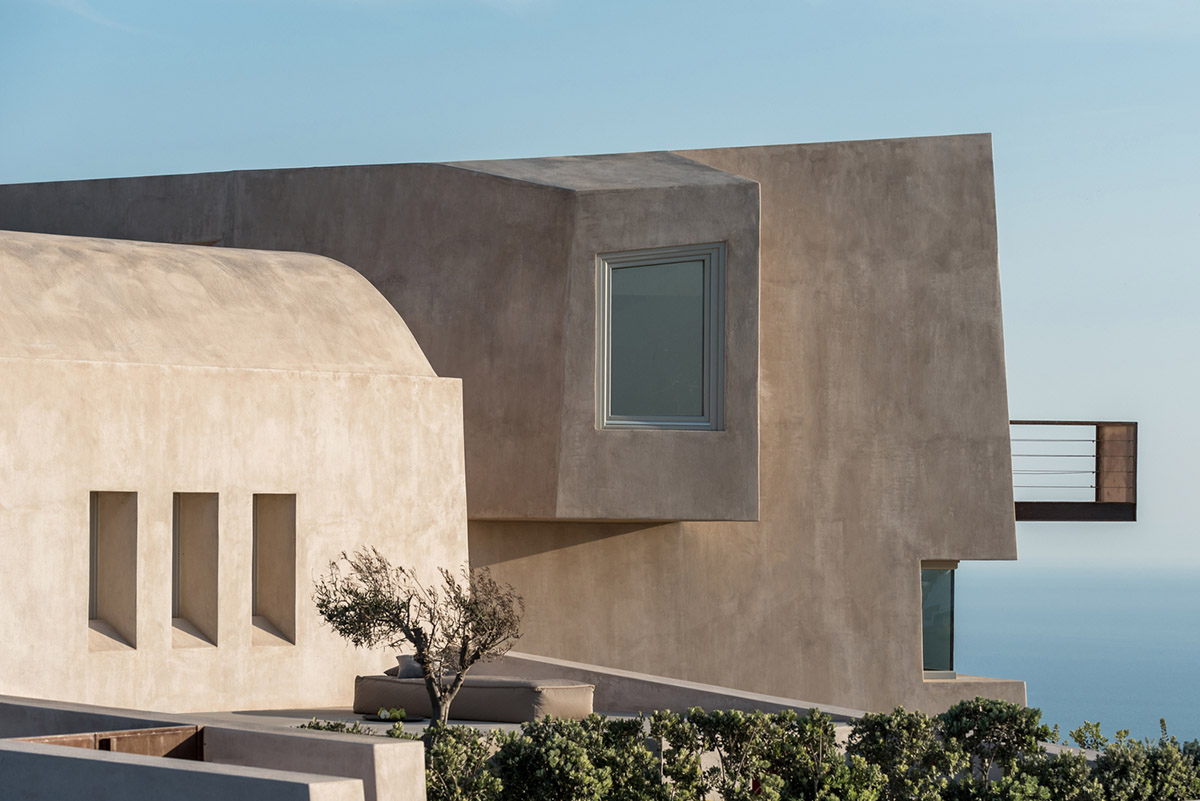 Kapsimalis Architects Completes Cave-Like Summer Residence On The Outskirts Of Pyrgos