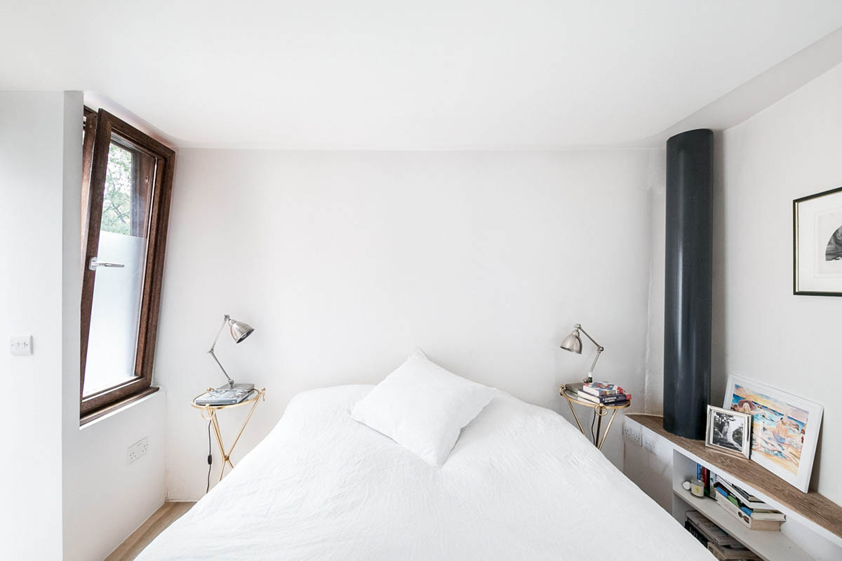 Undercurrent Architects' Live-Workspace Building Dominates City With Industrial Steel Exterior