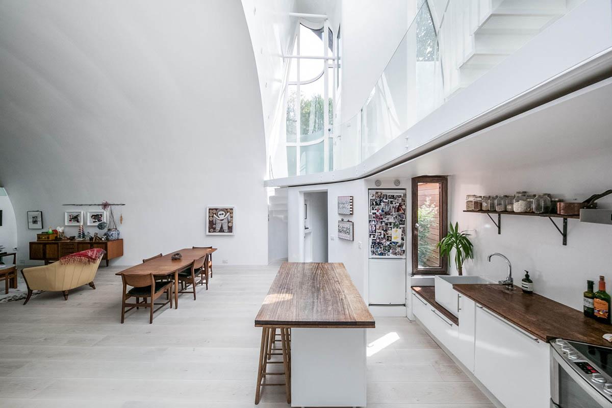 Undercurrent Architects' Live-Workspace Building Dominates City With Industrial Steel Exterior