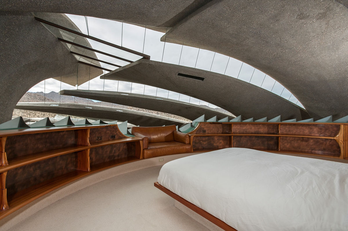 Joshua Tree House Perfectly Becomes Part Of The Landscape With Its Rugged Shell In California Desert