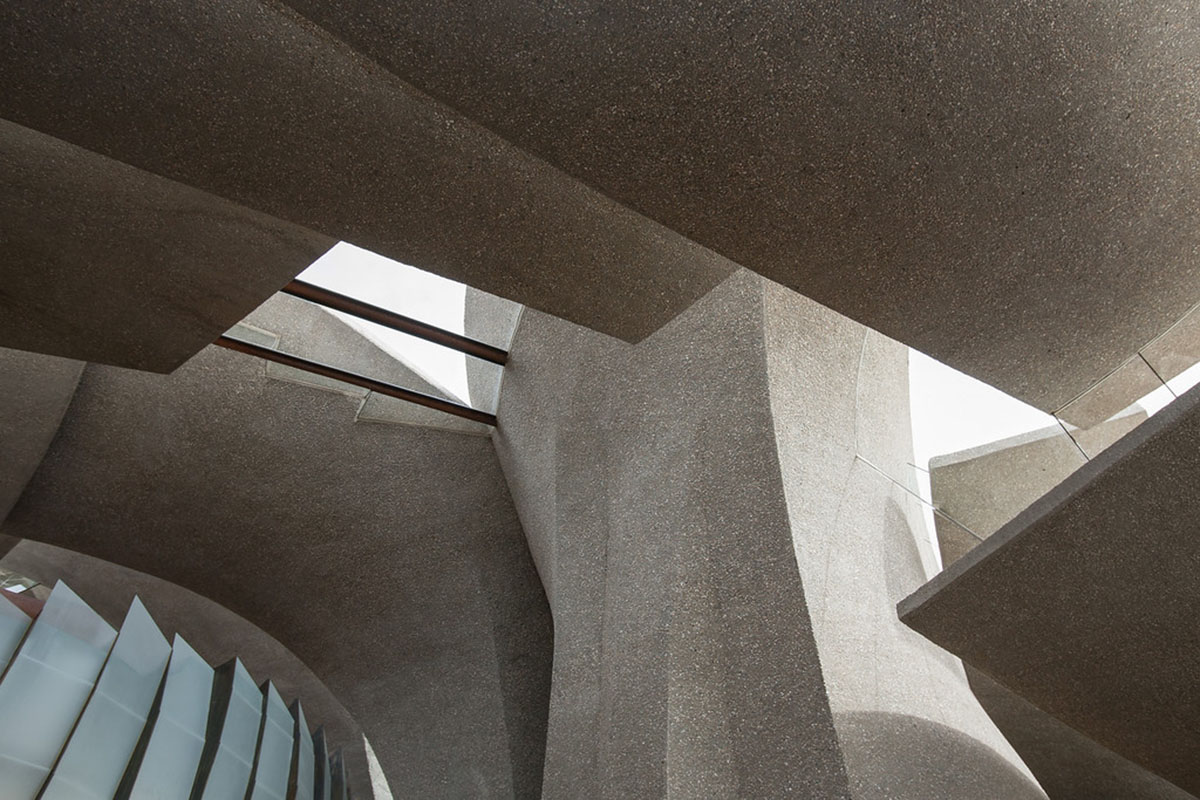 Joshua Tree House Perfectly Becomes Part Of The Landscape With Its Rugged Shell In California Desert
