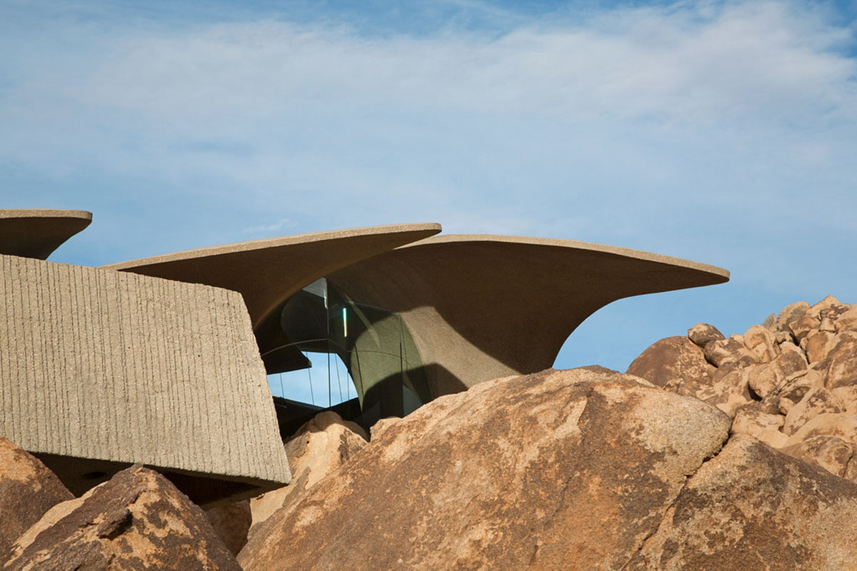 Joshua Tree House Perfectly Becomes Part Of The Landscape With Its Rugged Shell In California Desert