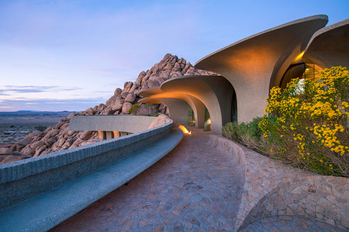 Joshua Tree House Perfectly Becomes Part Of The Landscape With Its Rugged Shell In California Desert