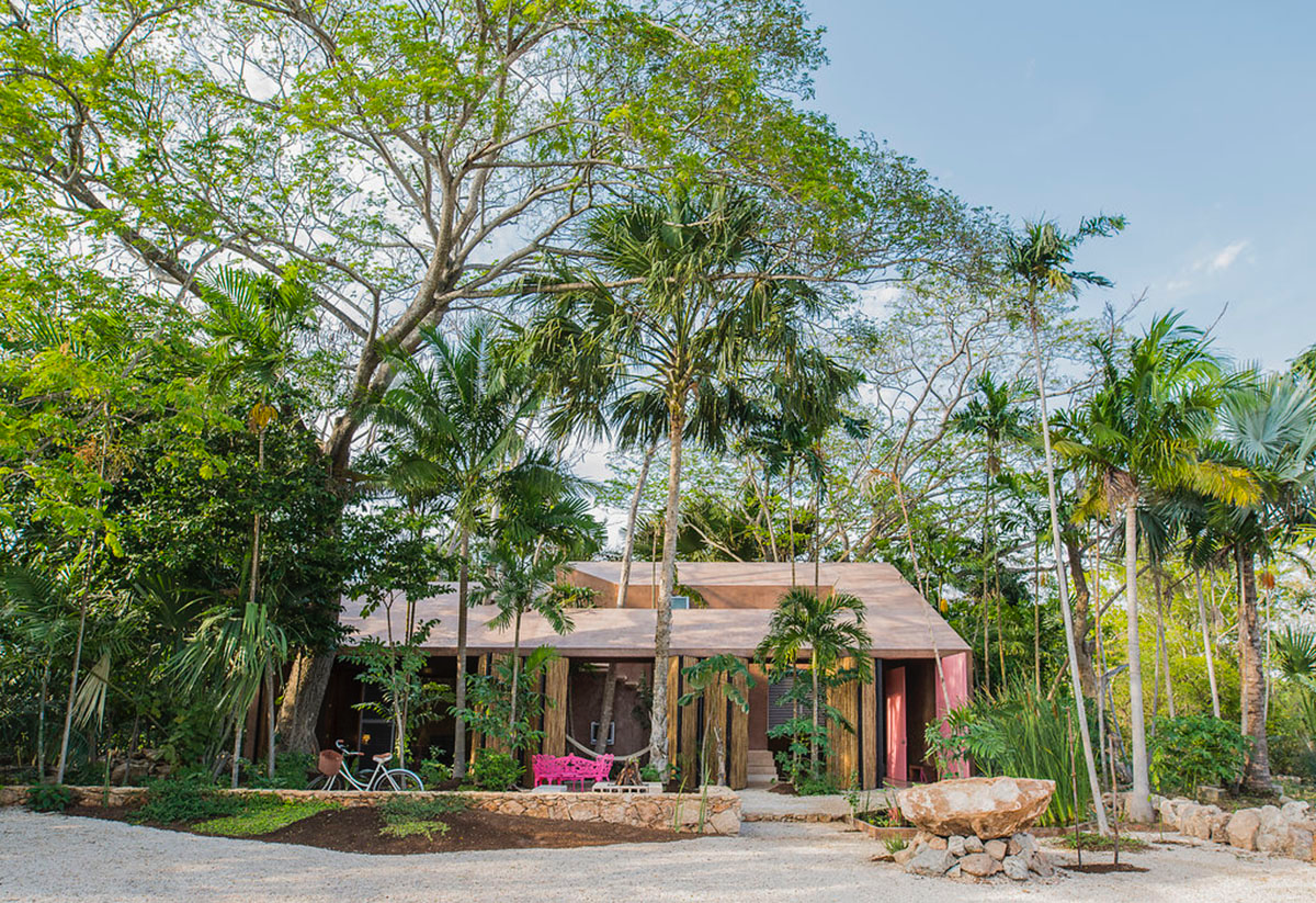 TACO Completes This Homelike And Pinkish Workshop Studio In A Lush Green Of Yucatan Peninsula