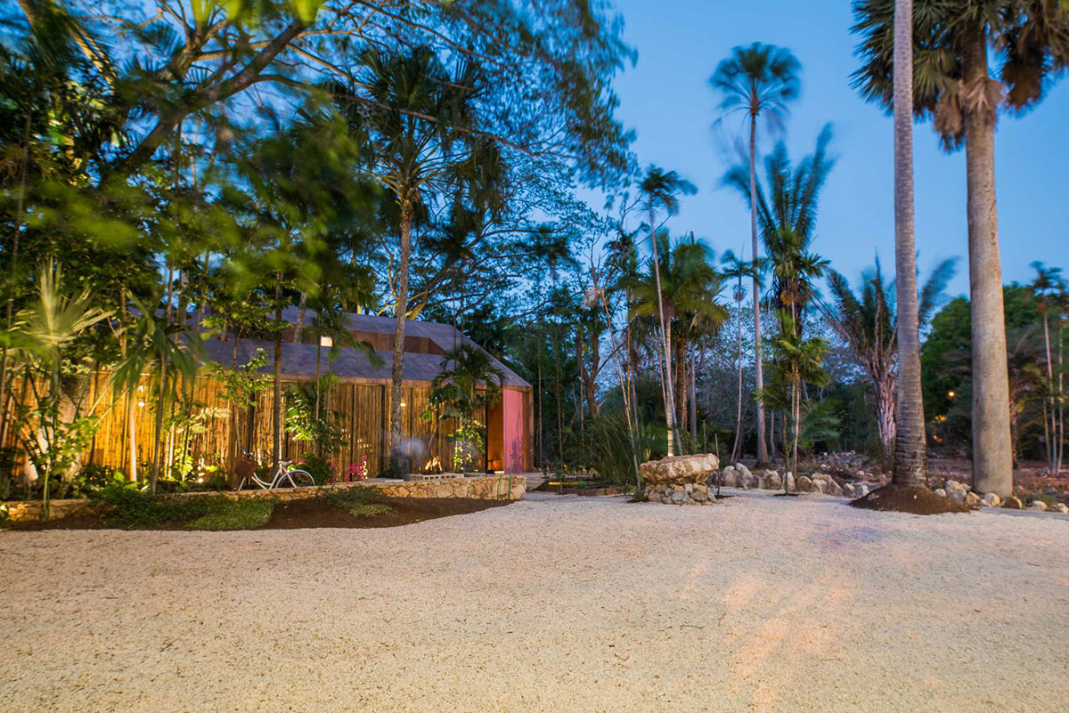 TACO Completes This Homelike And Pinkish Workshop Studio In A Lush Green Of Yucatan Peninsula