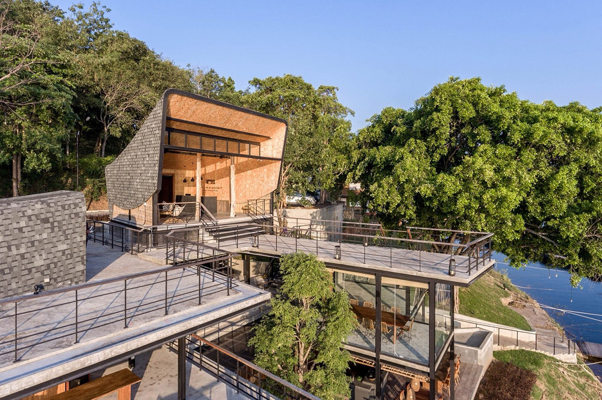 Dersyn Studio Completes Floating Resort in Thailand