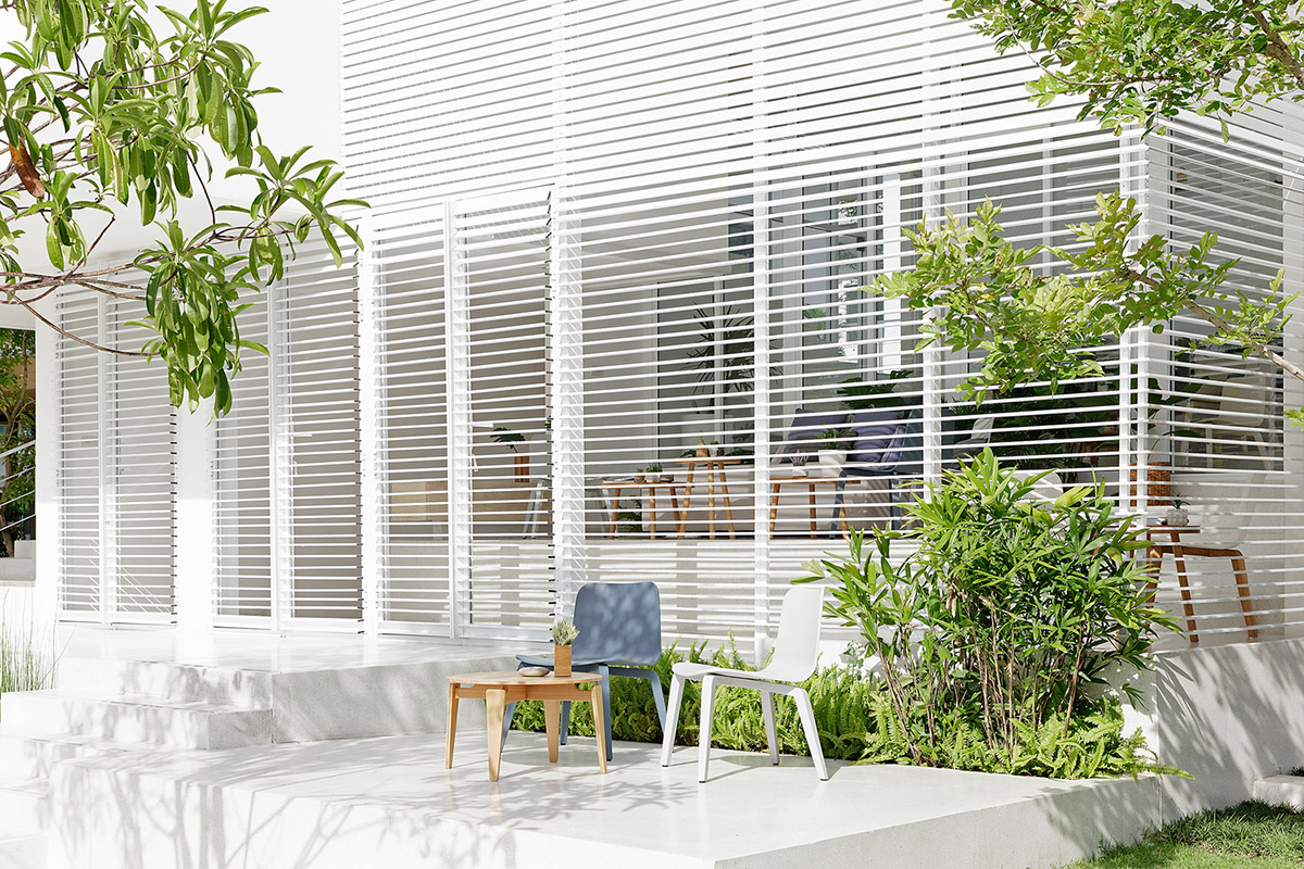 Design In Motion Completes Sky Clubhouse With Amphitheater-Like Entrance In Bangkok