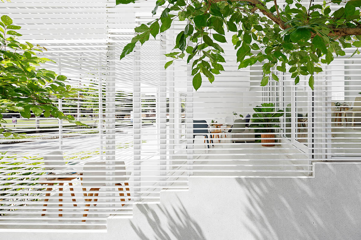 Design In Motion Completes Sky Clubhouse With Amphitheater-Like Entrance In Bangkok