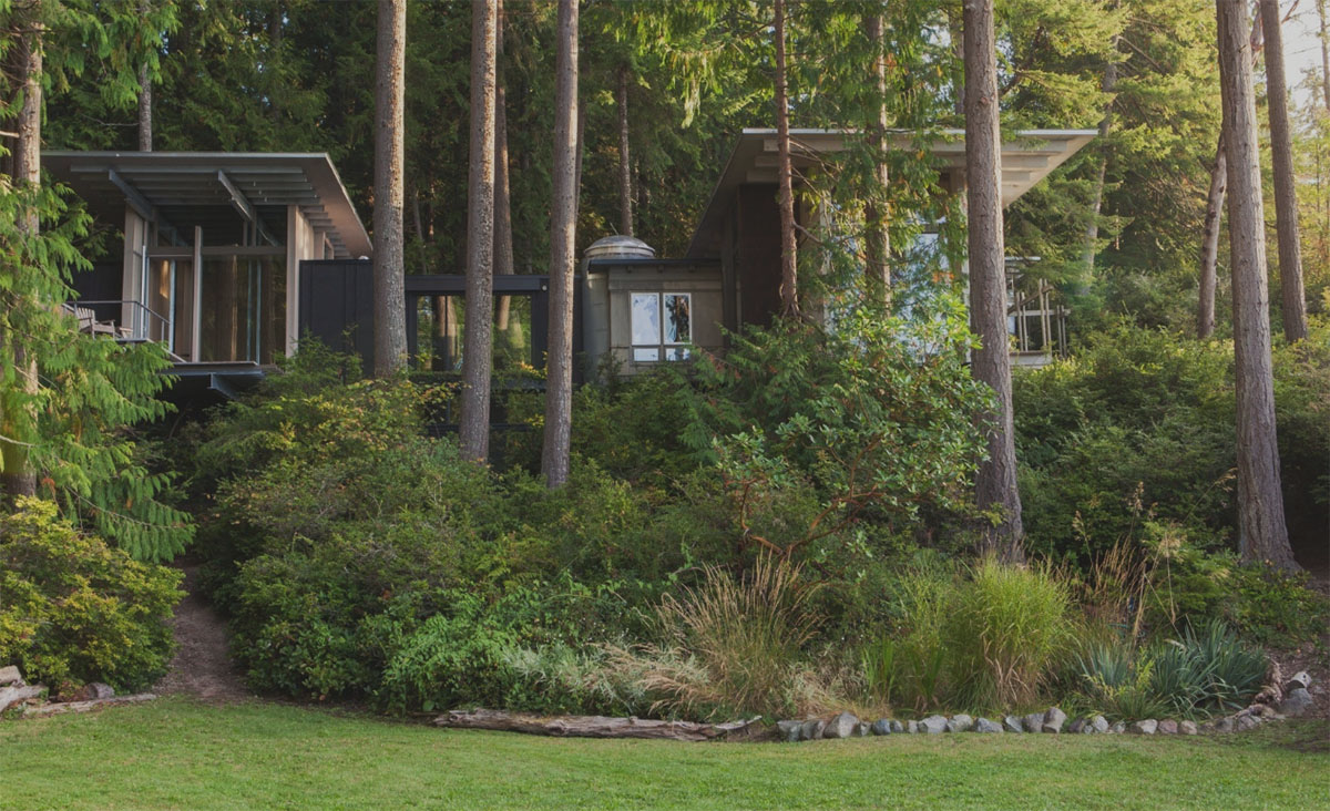 Olson Kundig Transforms 1950s Bunkhouse Into A Weekend Retreat At Longbranch