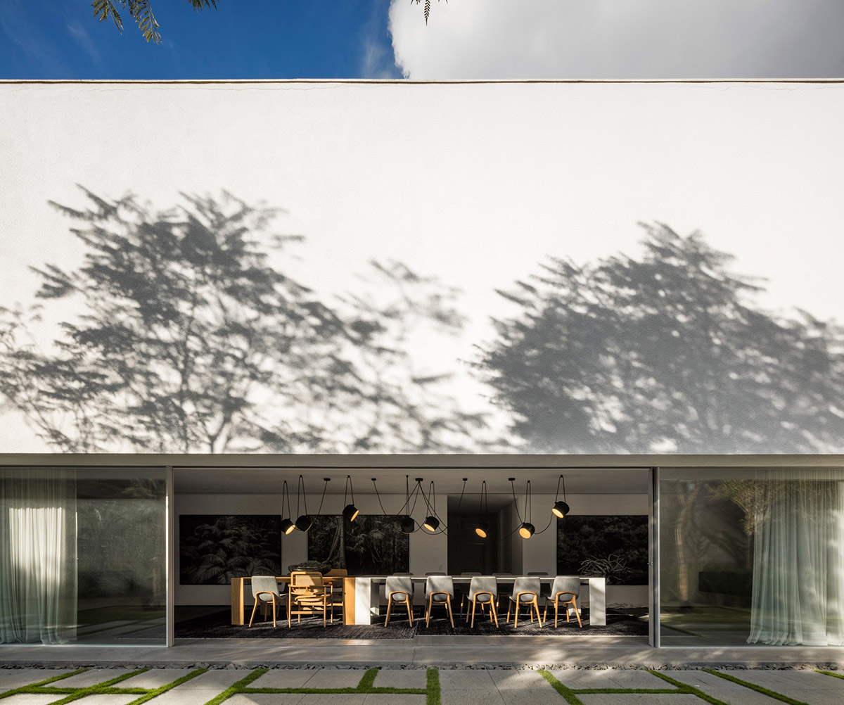 Studio MK27 Expands Gama Issa House In São Paulo